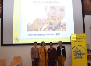 Foto (v.l.n.r.): Dr. Pia Rheinheimer-Hess (Zahnärztin), Alwine Schmiedkunz (Gesundheitspädagogin), Sabrina Linnig und Regina Jungbluth (AGZ Neuwied).