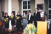 Foto v.l.: Hildegard Kugelmann, Anja Straube, Sr. Raphaela Westphalen, Doris Twesten, Doris Eyl-Müller (Gleichstellungsbeauftragte) und Landrat Rainer Kaul. 
