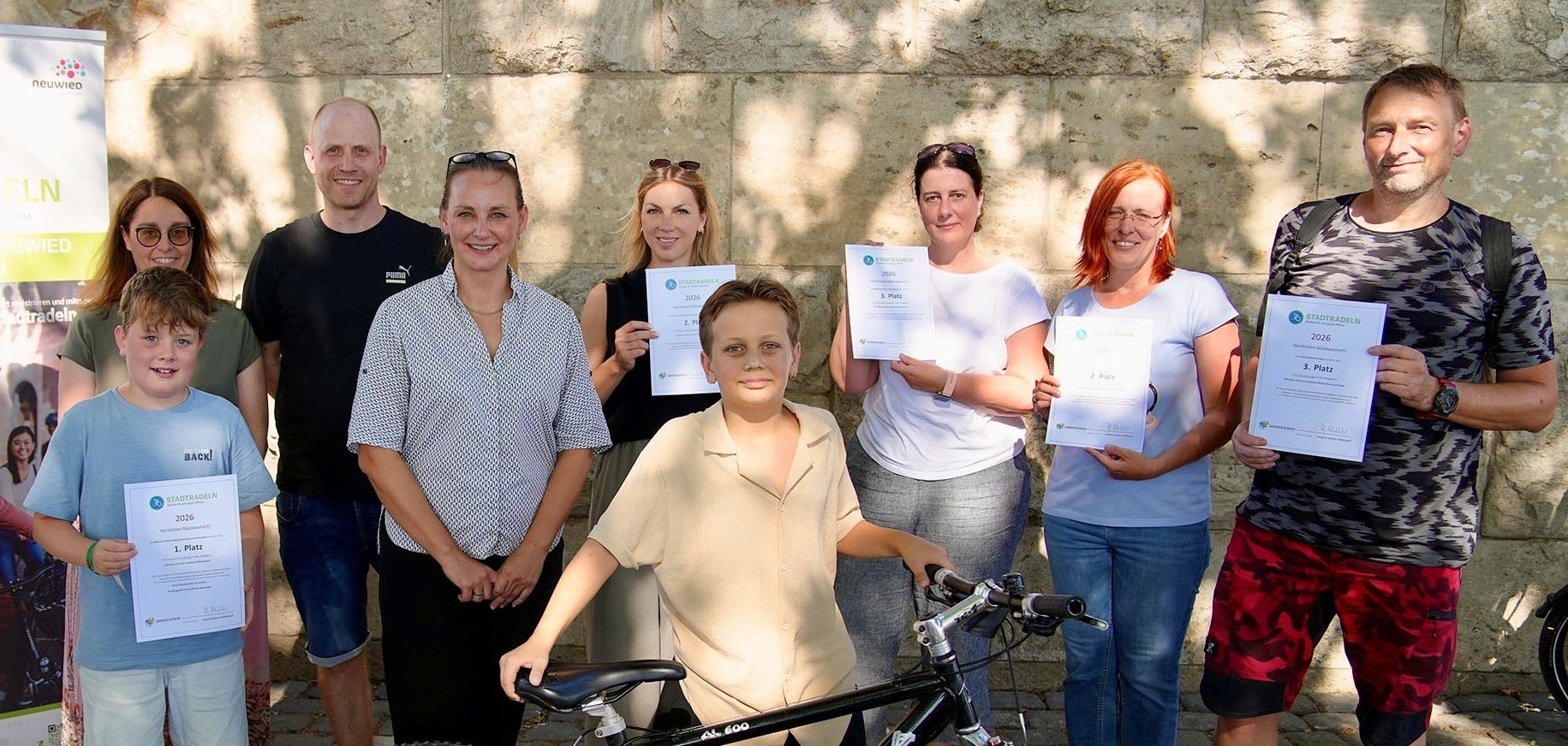 15 Schulen und Bildungseinrichtungen im Landkreis Neuwied radelten fast einmal um die Welt und vermieden dabei rund fünf Tonnen CO₂. Foto: Melanie Lange / Stadtverwaltung Neuwied