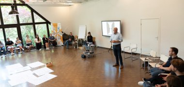 Die Auszubildenden der Kreisverwaltung nutzten gemeinsam mit dem Quest-Team die Gelegenheit, neue Perspektiven zu entwickeln, eigene Stärken zu reflektieren und wertvolle Impulse für ihren Berufsalltag mitzunehmen. Foto: Martin Boden/ Kreisverwaltung Neuwied Die Auszubildenden der Kreisverwaltung nutzten gemeinsam mit dem Quest-Team die Gelegenheit, neue Perspektiven zu entwickeln, eigene Stärken zu reflektieren und wertvolle Impulse für ihren Berufsalltag mitzunehmen. Foto: Martin Boden/ Kreisverwaltung Neuwied
