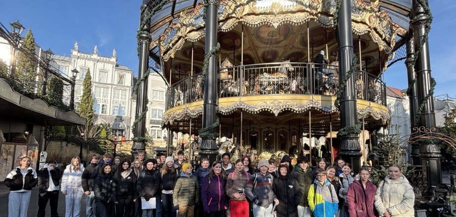 40 Jugendliche aus den Landkreisen Neuwied und Altenkirchen erlebten im Phantasialand einen zauberhaften Wintertraum. Foto: Sina Muscheid / Kreisverwaltung Neuwied