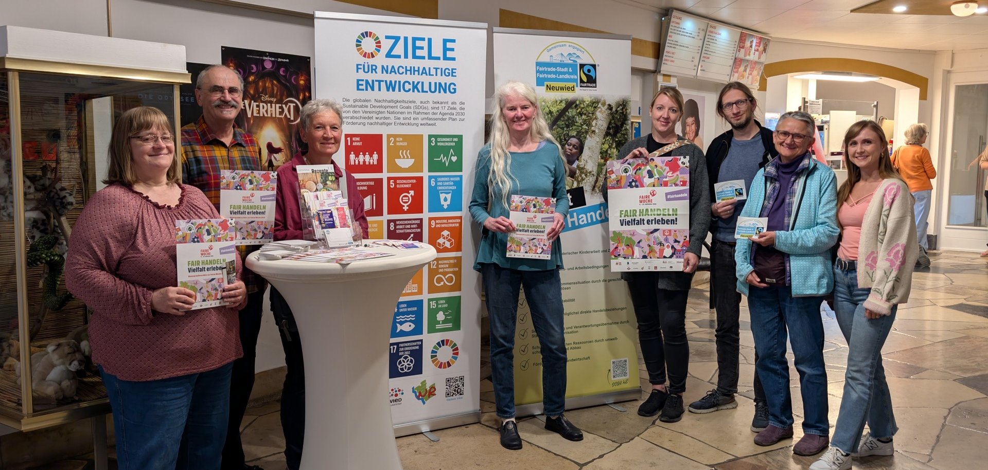 Den Abschluss des lokalen Veranstaltungsprogramms der Fairen Woche bildete die Vorführung des Dokumentarfilms „The Pickers“ im Schauburgkino in Neuwied. Foto: Janine Sieben / Kreisverwaltung Neuwied