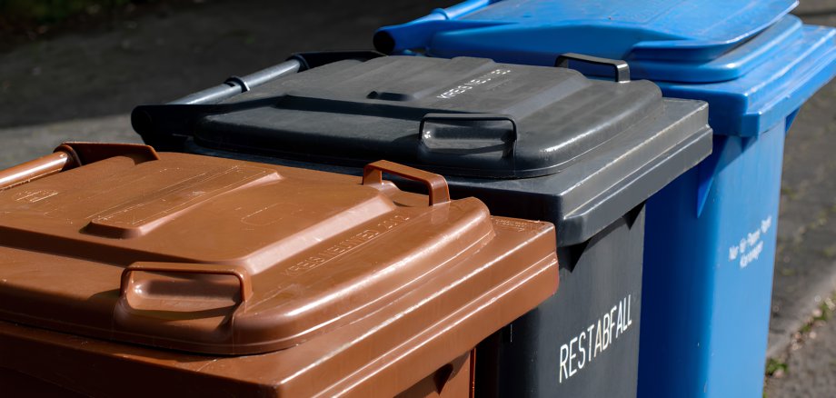 Alle drei Mülltonnen