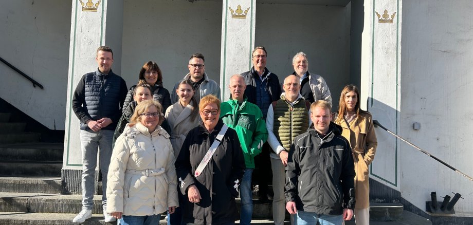 Beim jüngsten Touristiker-Treffen vereint vor Ort (von links): Florian Fark, Irmgard Schröer, Thomas Fischer, Jörg Germandi, Jörg Hohenadl, Katrin Hoffmann, Nadja Siemens, Michael Führer, Oliver Bremm, Vanessa Selent, Simone Schwamborn, Simone Osteroth und Fabian Kochmann. Foto: Anja Aarenz / WFG Neuwied