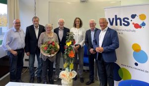 Foto: Vorstand und Geschäftsstelle verabschieden Klaus Hannuschke nach fast 25 Jahren. Seine Frau Heidi Hannuschke ist weiterhin in der Buchhaltung tätig.