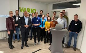 Foto: Die IHK-Regionalgeschäftsstelle am Standort Neuwied ist die Vor-Ort-Präsenz der Industrie- und Handelskam-mer (IHK) Koblenz im Landkreis Neuwied und vertritt das Gesamtinteresse der rund 11.900 dort ansässigen Un-ternehmen gegenüber Politik, Verwaltung und Öffentlichkeit. Ihre Arbeit beruht auf dem Prinzip der unternehmeri-schen Selbstverwaltung anstelle staatlicher Bürokratie und ist unabhängig von Einzel- oder Brancheninteressen. Die IHK fördert die berufliche Bildung und erfüllt hoheitliche Aufgaben. Sie engagiert sich für die Förderung der gewerblichen Wirtschaft und bietet ihren Mitgliedern ein breit gefächertes Serviceangebot.  Mit acht Standorten in der Region ist die IHK Koblenz vor Ort bei den Unternehmen.