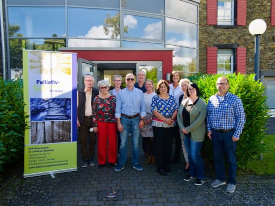 Die vortragenden Referenten und Mitglieder der Steuerungsgruppe beim Fachtag Palliativnetzwerk: (v. li.) Ulrich Heinen Carina Wichmann, Mechthilde Neuendorff, Achim Krokowski, Dr. Ingo Hannes, Dr. Ingrid Stollhoff, Dr. Jutta Himanek, Dr. Silvia Brathuhn, Verena Krings-Ax, Meike Ridder und Gerhard Wermter.