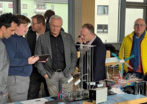 Foto: „MINT Action“: Chemikanten und Umwelttechniker demonstrierten Steuerungstechnik. 