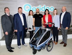 Foto: Wirtschaftsministerin Daniela Schmidt, Landrat Achim Hallerbach, Bürgermeister Michael Christ und die CDU-Landtagsabgeordnete Ellen Demuth zeigten sich bei der Qeridoo-Besichtigung begeistert von dem innovativen Unternehmen. Foto: Elisabeth Klöckner
