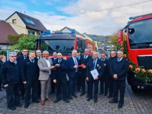 Foto:„Notwendige Modernisierungen wie die jetzt Vorgestellten wappnen uns besser für die Herausforderungen vielfältigster Einsätze“, freut sich auch Landrat Achim Hallerbach über die zeitgemäße Anpassung der Feuerwehr-Technik. Foto: H.-J. Fröhlich