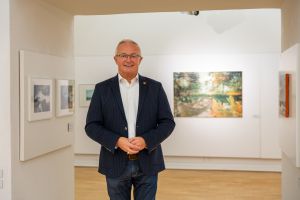Gute Perspektiven für den Landkreis Neuwied auch im Jahr 2024; ein Wunsch, an dessen Verwirklichung Landrat Achim Hallerbach maßgeblich mitwirkt. Foto: Martin Boden/Kreisverwaltung Neuwied