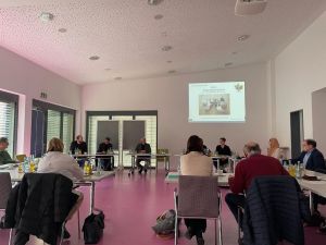 Foto: Unter dem Vorsitz von Landrat Achim Hallerbach befasste sich der Kreisjugendhilfeausschuss auf seiner jüngsten Sitzung auch mit dem Thema Kita-Förderungen: Foto: Kerstin Neckel/Kreisverwaltung Neuwied