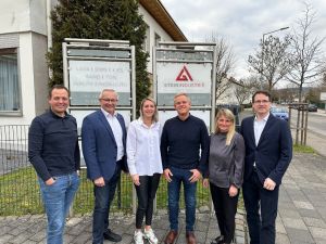 Foto: Landrat Achim Hallerbach suchte gemeinsam mit „Wir Westerwälder“-Geschäftsführerin Sandra Köster und dem Geschäftsführer der Wirtschaftsförderungs-GmbH (WFG) des Landkreises, Harald Schmillen, den Austausch mit der Stein AG in Person von Maren Hassel-Kirsche, Cornelius Kirsche und Wolfgang Pitzen. Foto: Thomas Herschbach