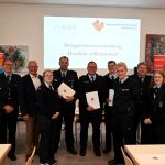 Der neue Vorstand des Kreisjugendfeuerwehrverbandes mit Landrat Achim Hallerbach und Landesjugendfeuerwehrwart Dirk Stöder.