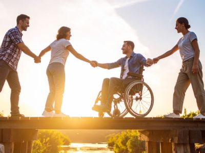 Nach dem erfolgreichen Auftakt im vergangenen Jahr freuen sich Landrat Achim Hallerbach und die Organisatoren der Psychosozialen Arbeitsgemeinschaft (PSAG) darüber, dass die Wochen der seelischen Gesundheit, die in diesem Jahr bis zum 5. Dezember erstmals mit den Wochen der Menschen mit Behinderung gekoppelt werden, erneut stattfinden. Foto: Thomas Herschbach