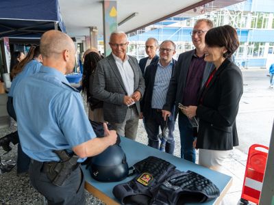 Auch die Polizei war mit einem eigenen Stand auf der Ausbildungsmesse vertreten. Foto: Martin Boden – Kreisverwaltung Neuwied