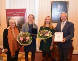 Foto v.l.: Gleichstellungsbeauftragte Doris Eyl-Müller, Katrin Pütz, Christina Fries, Landrat Achim Hallerbach.