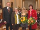 Foto v.l.: Landrat Rainer Kaul, Doris Eyl-Müller (Gleichstellungsbeauftragte), Monika Plura und Moderatorin Sabine Hampel. 