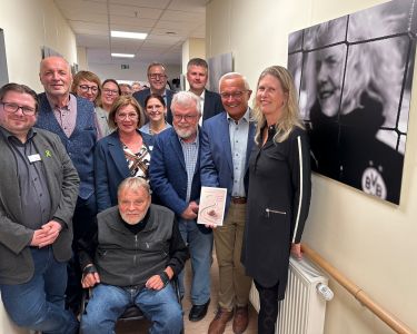 Nach dem erfolgreichen Auftakt im vergangenen Jahr freuen sich Landrat Achim Hallerbach und die Organisatoren der Psychosozialen Arbeitsgemeinschaft (PSAG) darüber, dass die Wochen der seelischen Gesundheit, die in diesem Jahr bis zum 5. Dezember erstmals mit den Wochen der Menschen mit Behinderung gekoppelt werden, erneut stattfinden. Foto: Thomas Herschbach