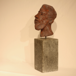 Dibowski Siv / Bruchhausen / Auf der Hut / Ton zweimal gebrannt, Eisenoxyd, Acrylfarbe / H: 38 cm B: 10 cm, T: 16 cm / unverkäuflich