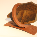 Weiler Uta / Niederbreitbach / Kreis 1 / 2020 / Eisen und Grauwacke montiert / 16 x 22 x 16 cm / 255,- €