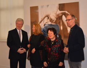 Foto v.l.: Kreisbeigeordneter Werner Wittlich, Malerin Lois Wetzel, Kunsthistorikerin Dr. Heidrun Wirth, Museumsdirektor Bernd Willscheid.